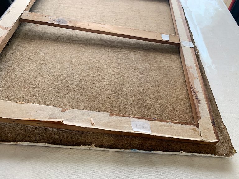 ⑤ 解体：状態に応じて木枠から支持体を外します。