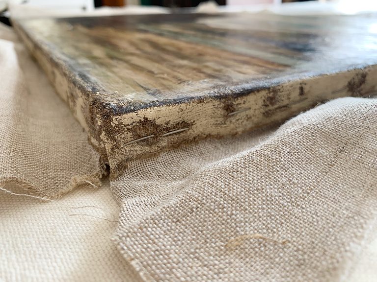 ⑦ 張り込み：再度、支持体を木枠に固定させます。